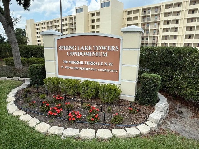 700 Mirror Terrace Nw 303, WINTER HAVEN