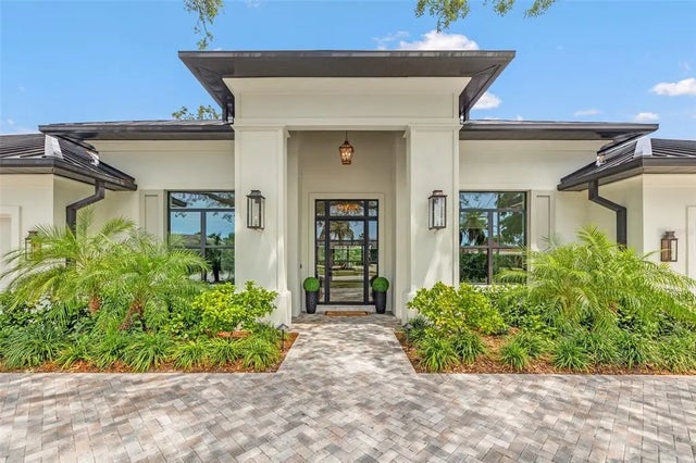 634 Poinsettia Road, BELLEAIR