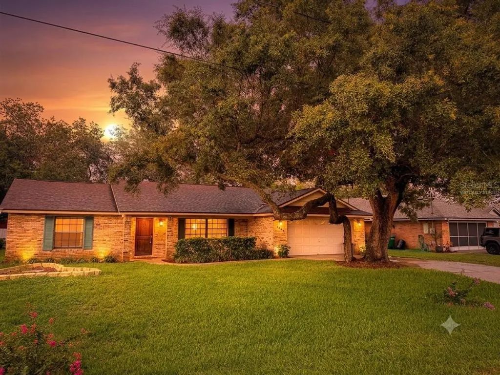 1805 Exmore Avenue, DELTONA