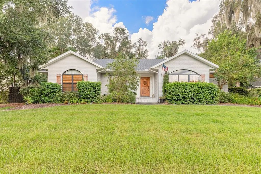208 W Stetson Avenue, DELAND