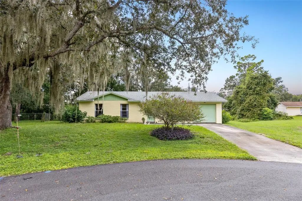 830 Oak Manor Drive, ORANGE CITY