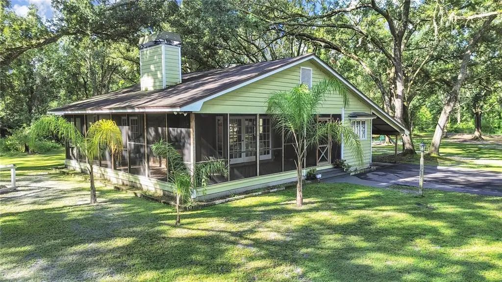 6075 Country Club Road, ZEPHYRHILLS
