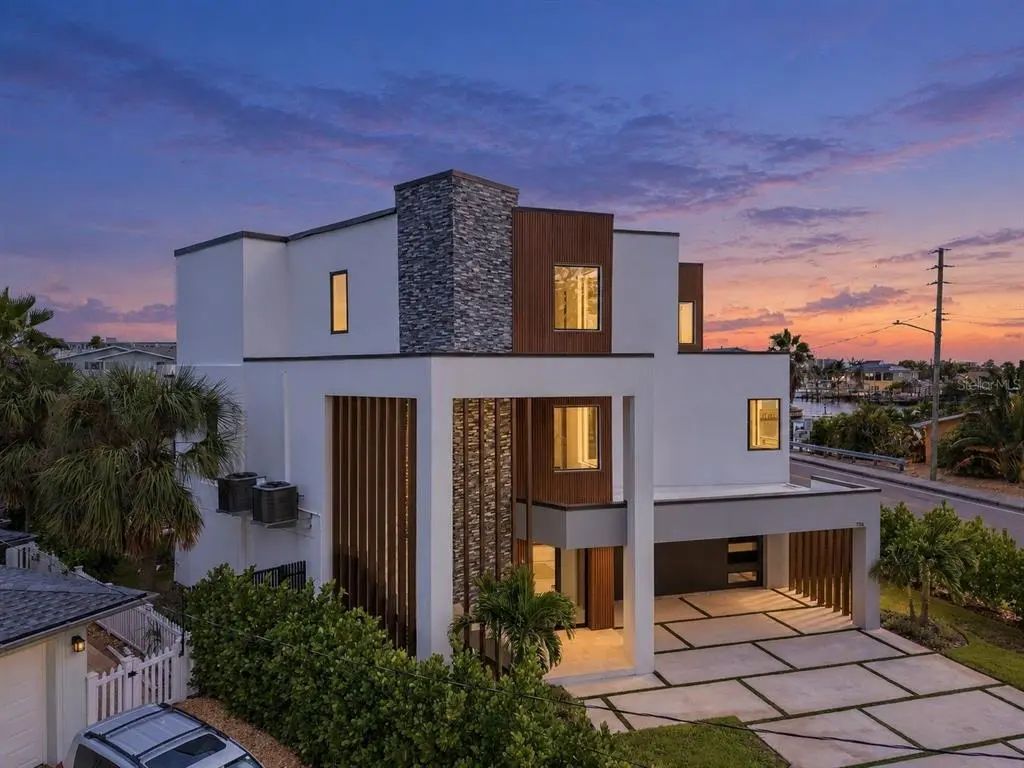 7176 S Shore Drive S, SOUTH PASADENA