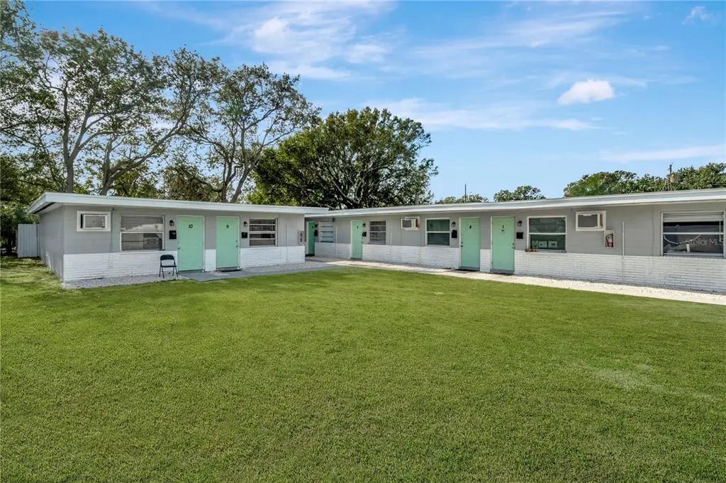 6701 S West Shore Boulevard 8, TAMPA