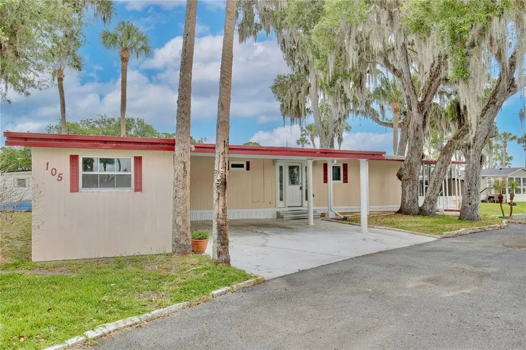 105 Canal View, EUSTIS