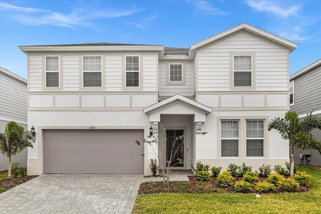 3209 Lilac Way, DAVENPORT