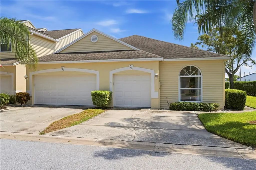 1050 Starkey Road 709, LARGO