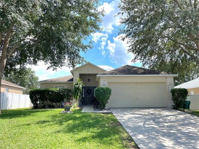 2413 Sandridge Circle, EUSTIS