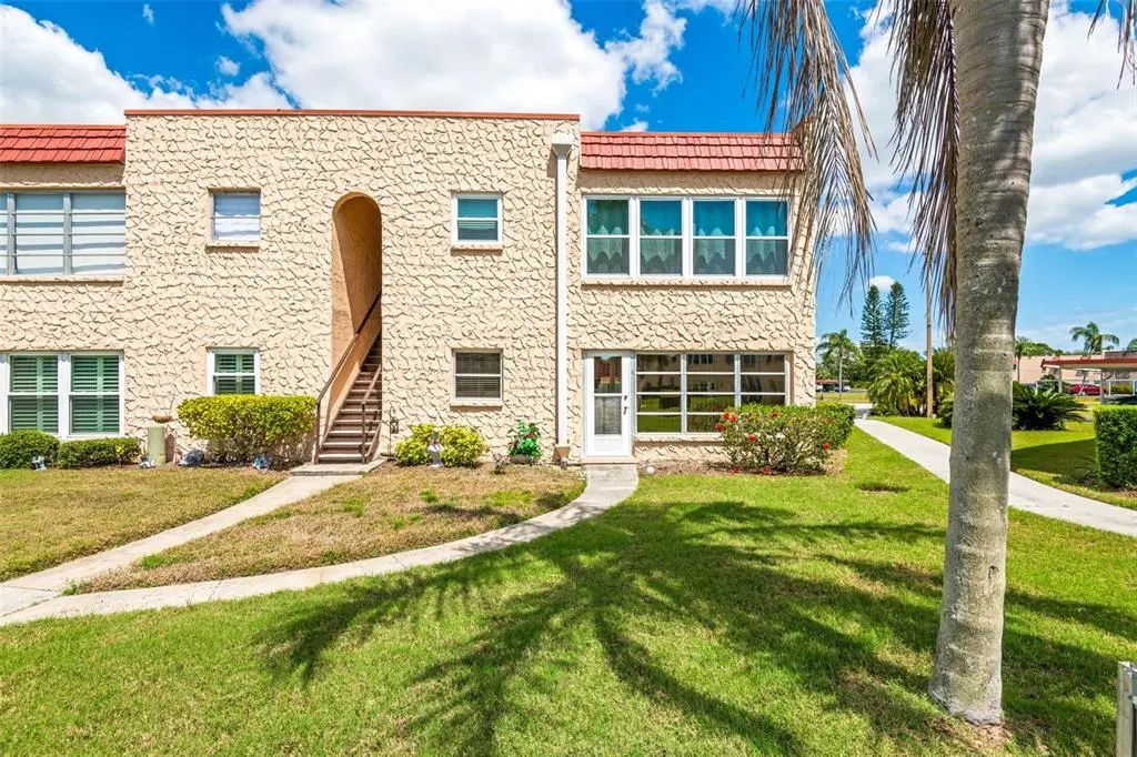 101 Dogwood Circle, SEMINOLE