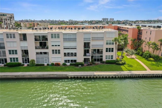 7645 Sun Island Drive S 207, SOUTH PASADENA