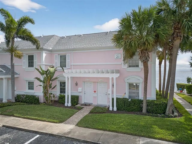 5186 Coquina Key Drive Se, ST PETERSBURG