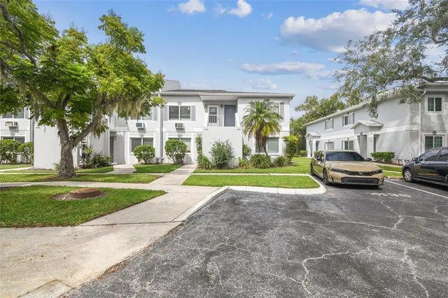 4131 Dolphin Drive 4131, TAMPA
