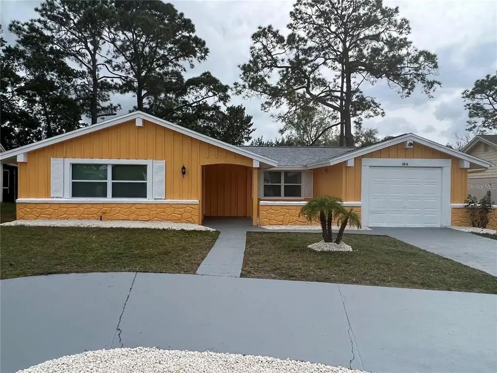 8414 Clover Hill Loop, HUDSON