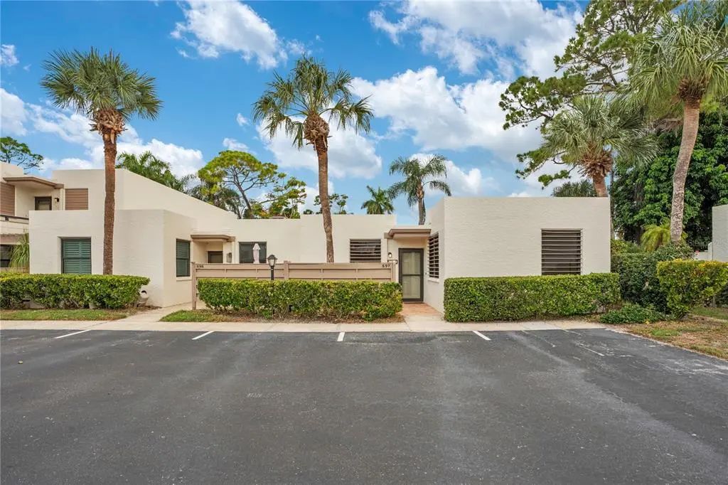 597 Lakeside Drive 205, BRADENTON