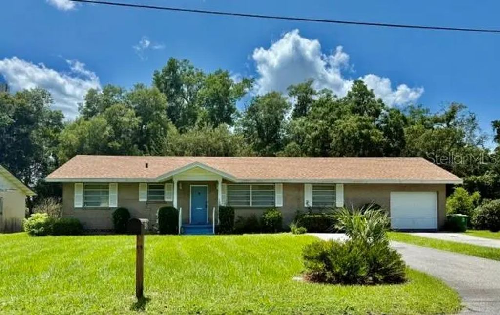 420 N Fairview Avenue, DELAND