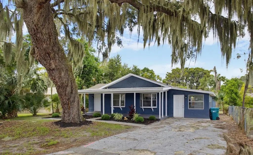 33 W Herrick Drive, EUSTIS