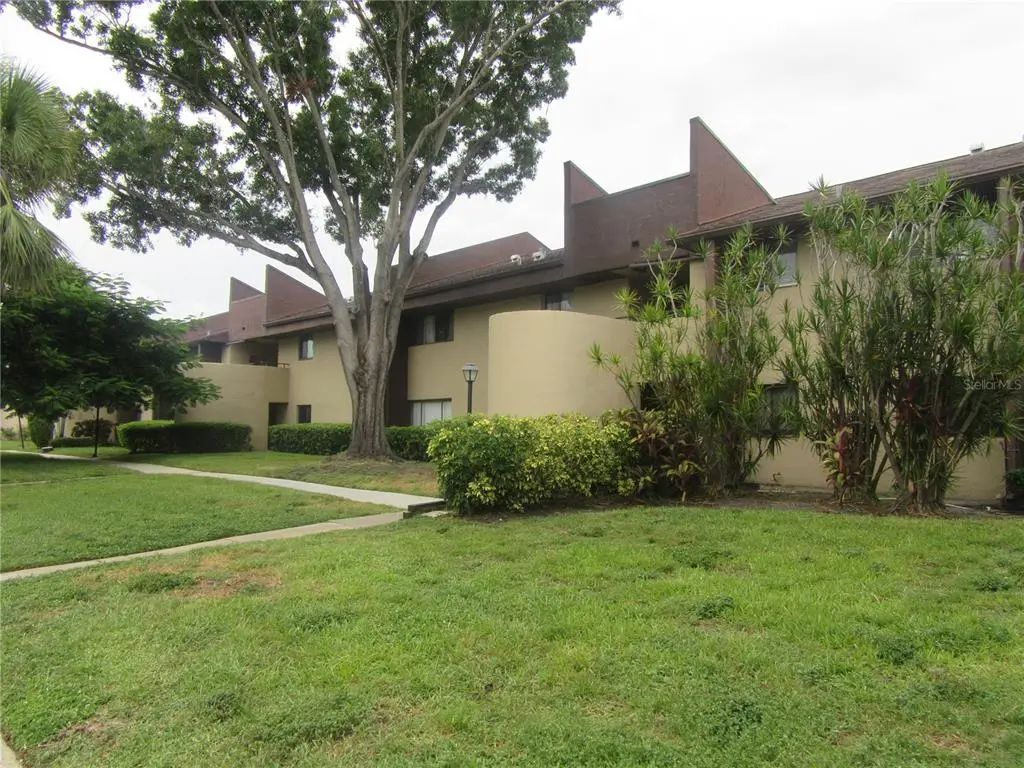 875 S Village Drive N 101, ST PETERSBURG