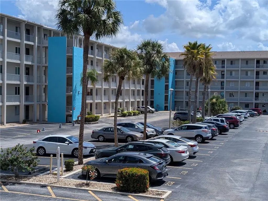 3564 Lake Bayshore Drive K-203, BRADENTON