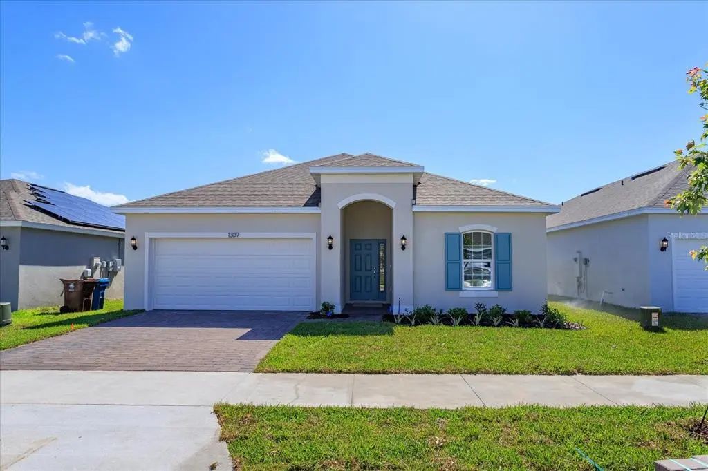 2914 Supermarine Road, TAVARES