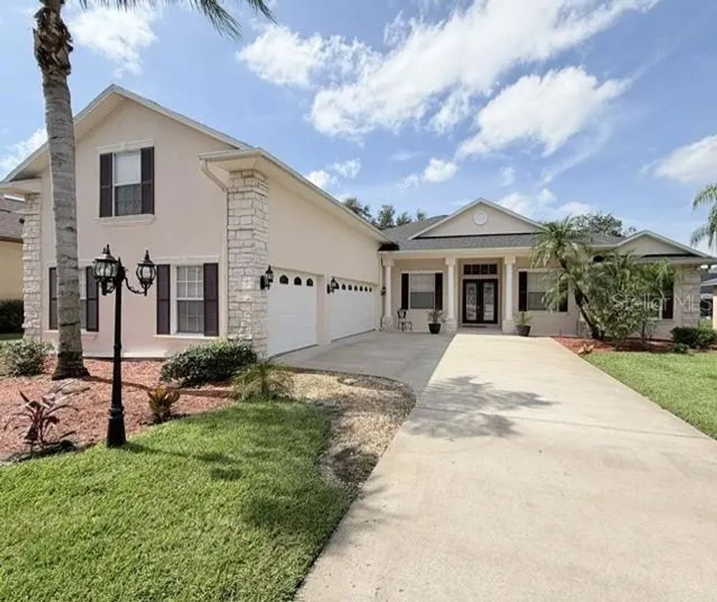 725 Citrus Wood Lane, VALRICO