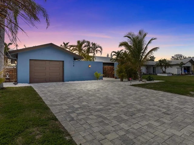 114 12th Street, BELLEAIR BEACH