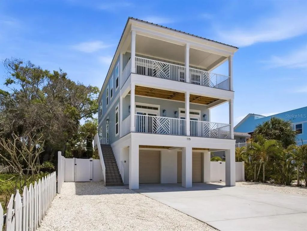 140 92nd Avenue, TREASURE ISLAND
