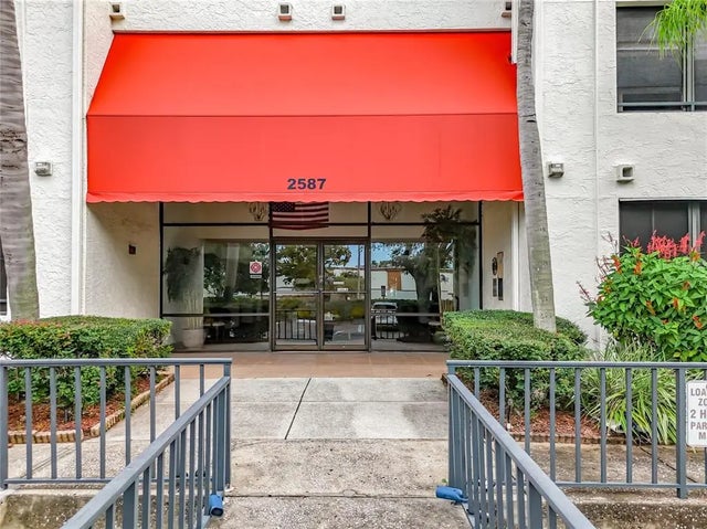 2587 Countryside Boulevard 6111, CLEARWATER