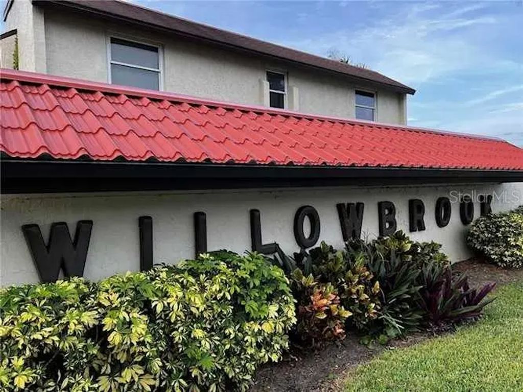 1100 E Bay Drive 96, LARGO