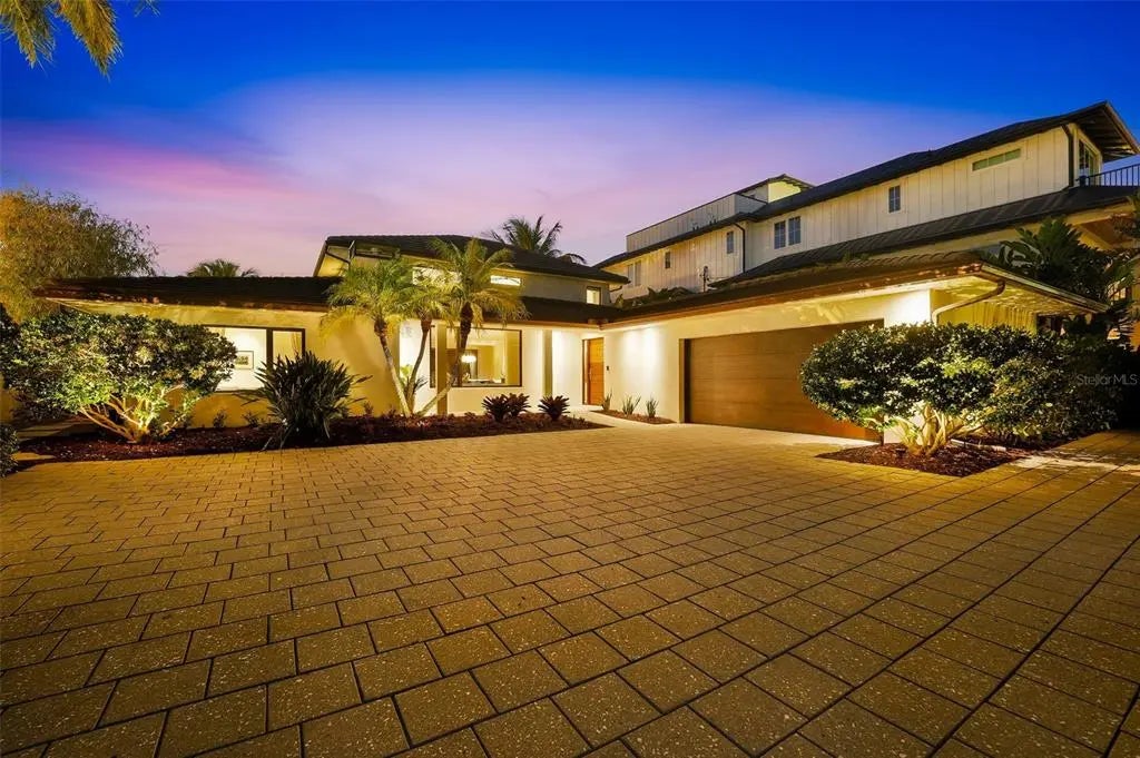 541 S Washington Drive, SARASOTA