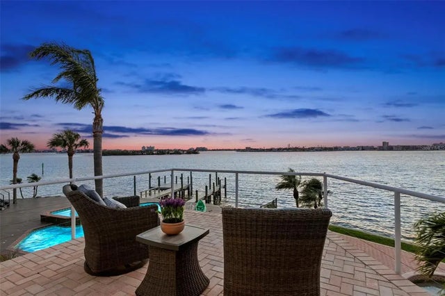 6130 Kipps Colony Drive W, GULFPORT