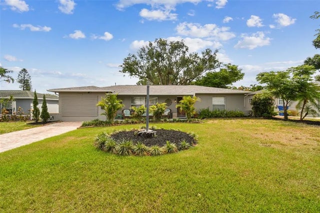 5245 18th Street N, ST PETERSBURG