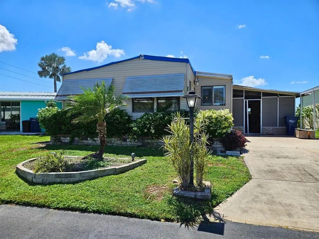 5316 53rd Avenue E J7, BRADENTON