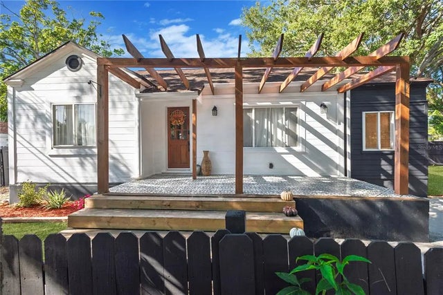 4400 44th Avenue N, ST PETERSBURG