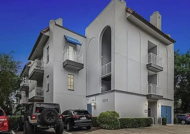 2314 S Clewis Court 204, TAMPA