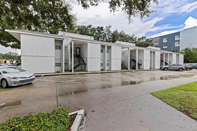 3803 N Oak Drive B21, TAMPA