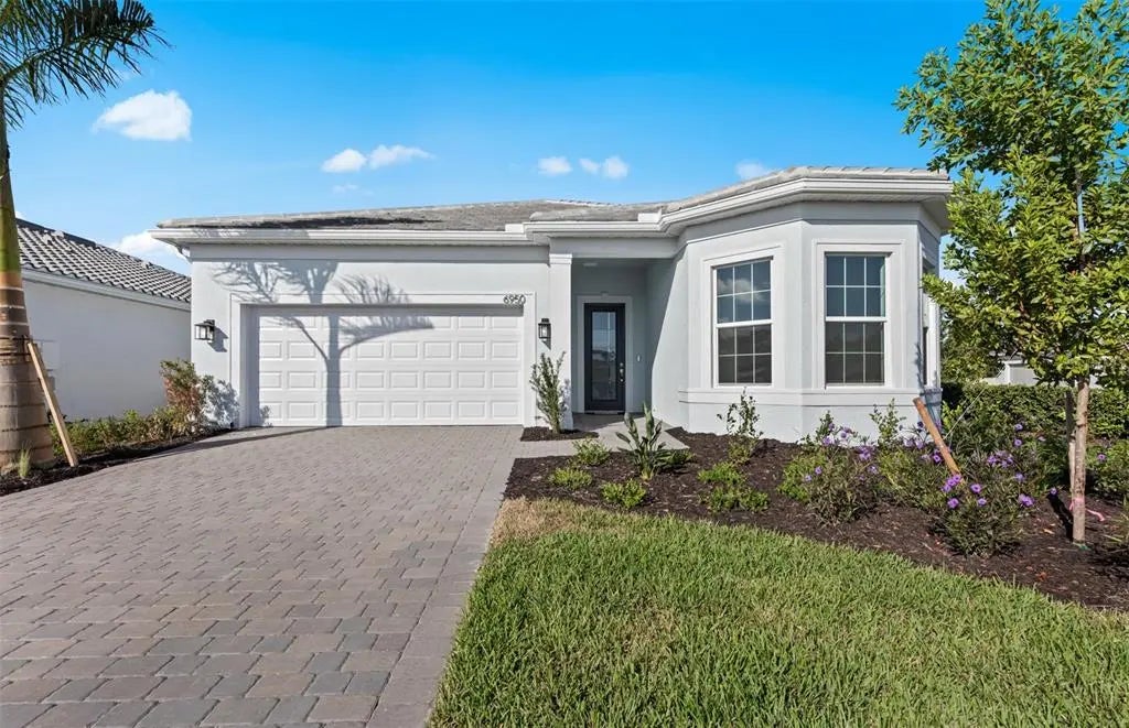 6950 Honeybell Drive, NOKOMIS