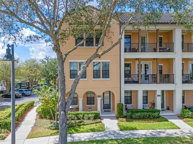 2142 Lakemont Avenue, ORLANDO
