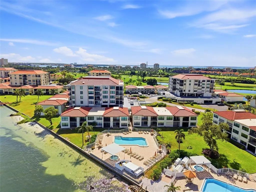 6211 Sun Boulevard 212, ST. PETERSBURG
