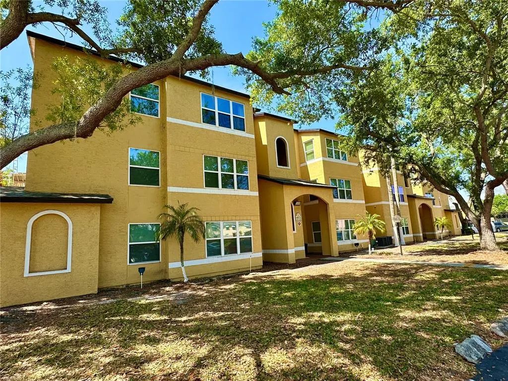 4572 Commander Drive 1234, ORLANDO