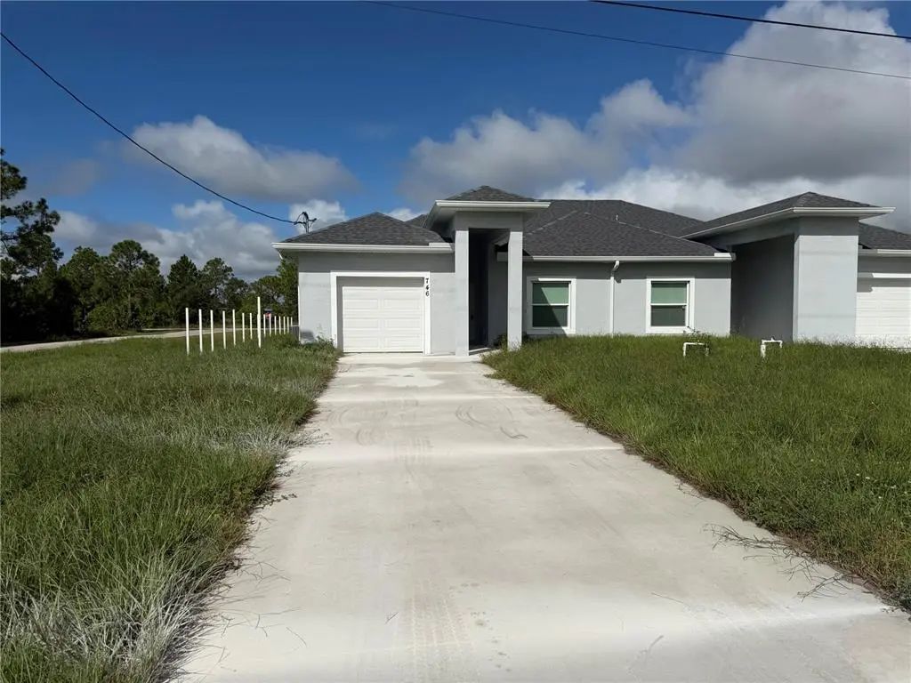 744/746 Eisenhower Boulevard, LEHIGH ACRES