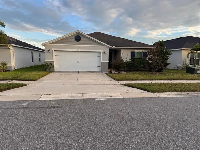 1371 Pompay Drive, DAVENPORT