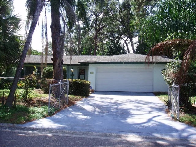120 Sw Monroe Circle N, ST PETERSBURG