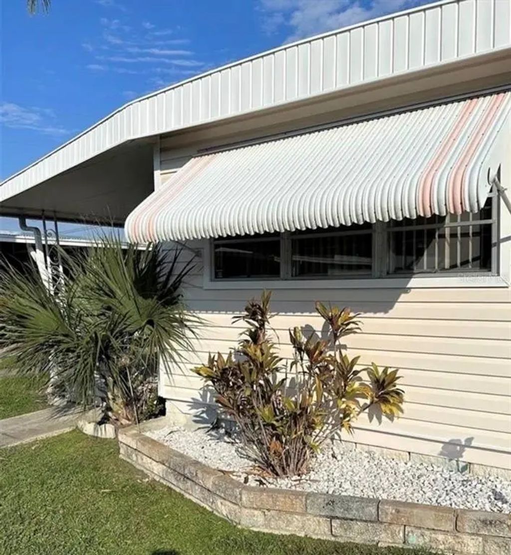 2000 E Bay Drive 65, LARGO