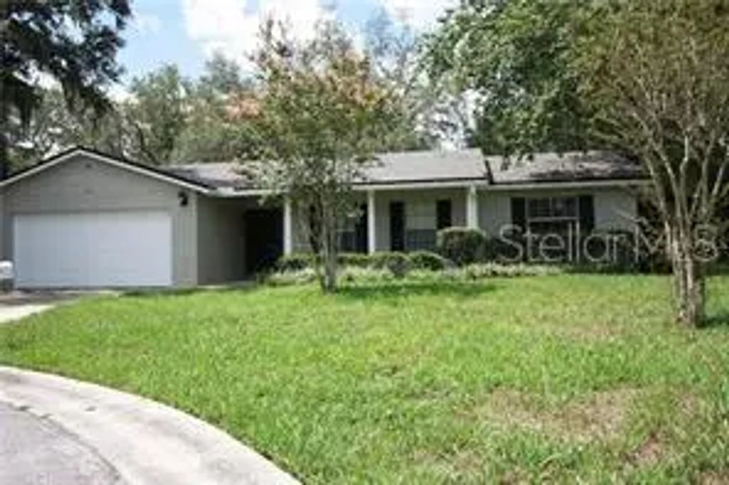 109 Donnington Court, LONGWOOD