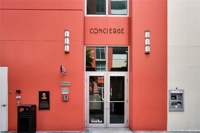 1120 E Kennedy Boulevard 827, TAMPA