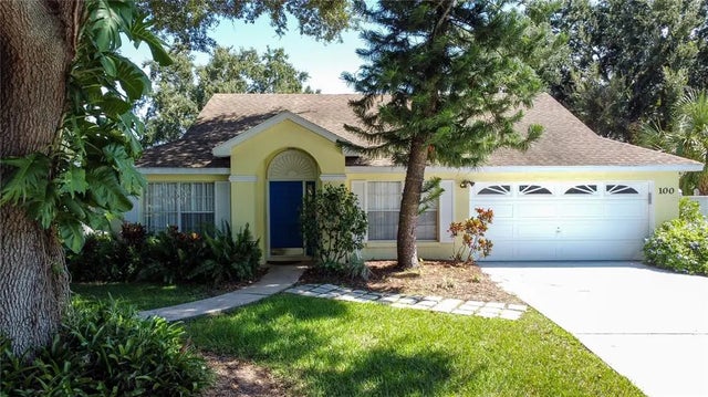 100 Sunridge Woods Court, DAVENPORT