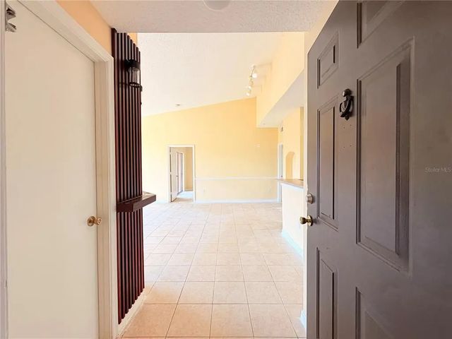 5500 Metrowest Boulevard 14-308, ORLANDO