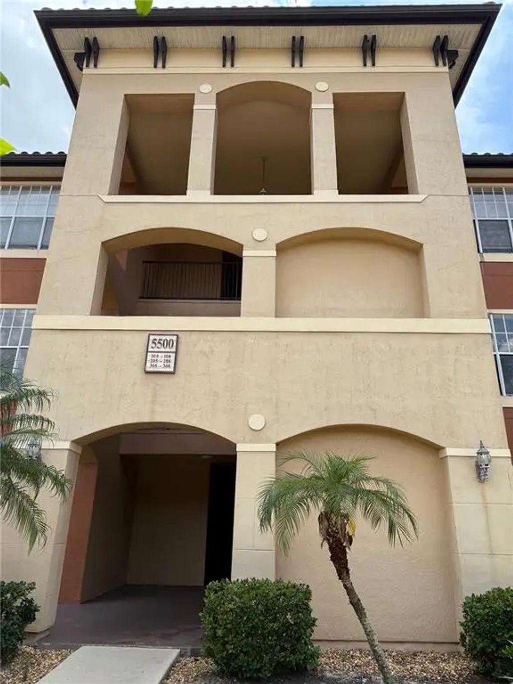 5500 Metrowest Boulevard 14-308, ORLANDO