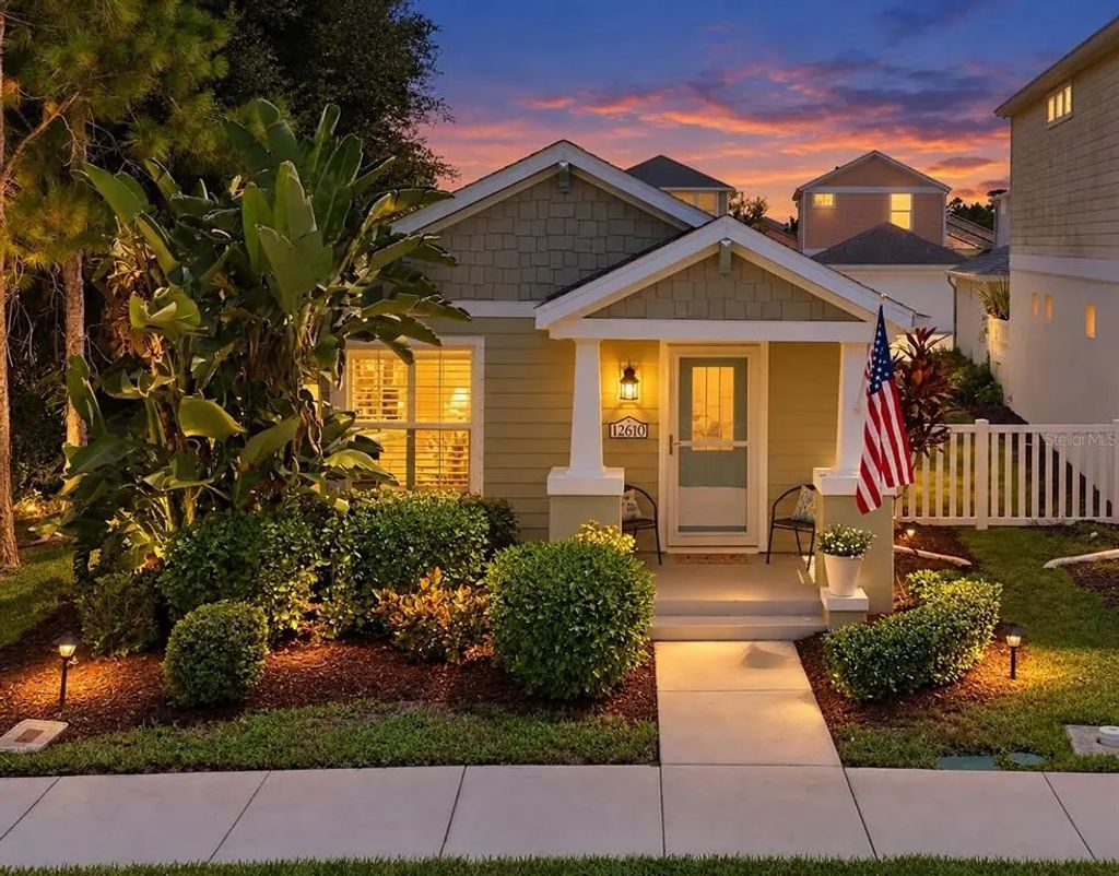 12610 Shimmering Oak Circle, VENICE