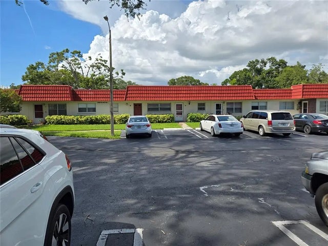 5860 38th Avenue N 34, ST PETERSBURG